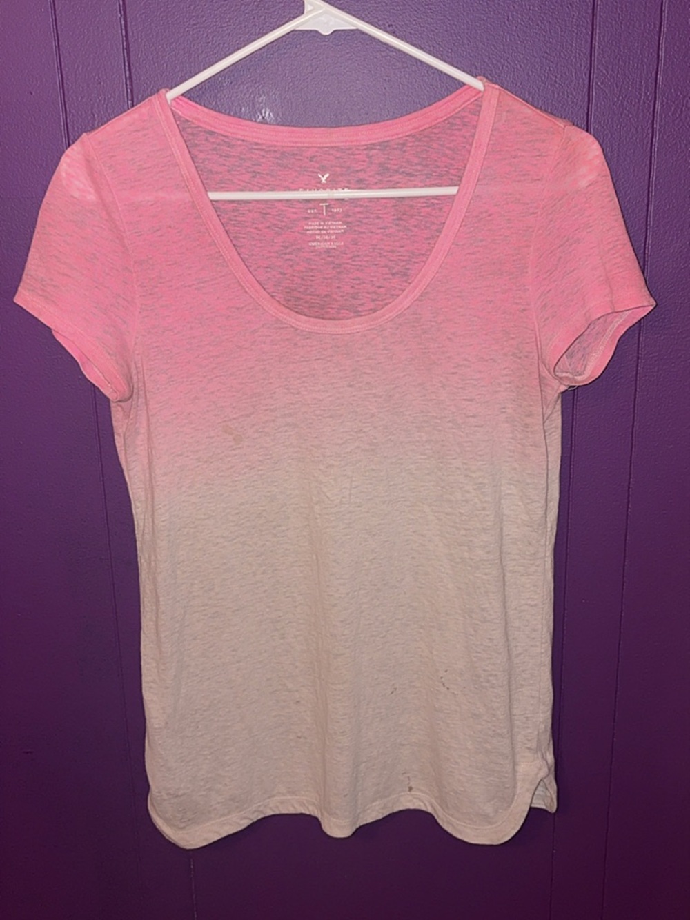 American Eagle Pink Ombre Tee Size M Soft Lightweight Casual Top